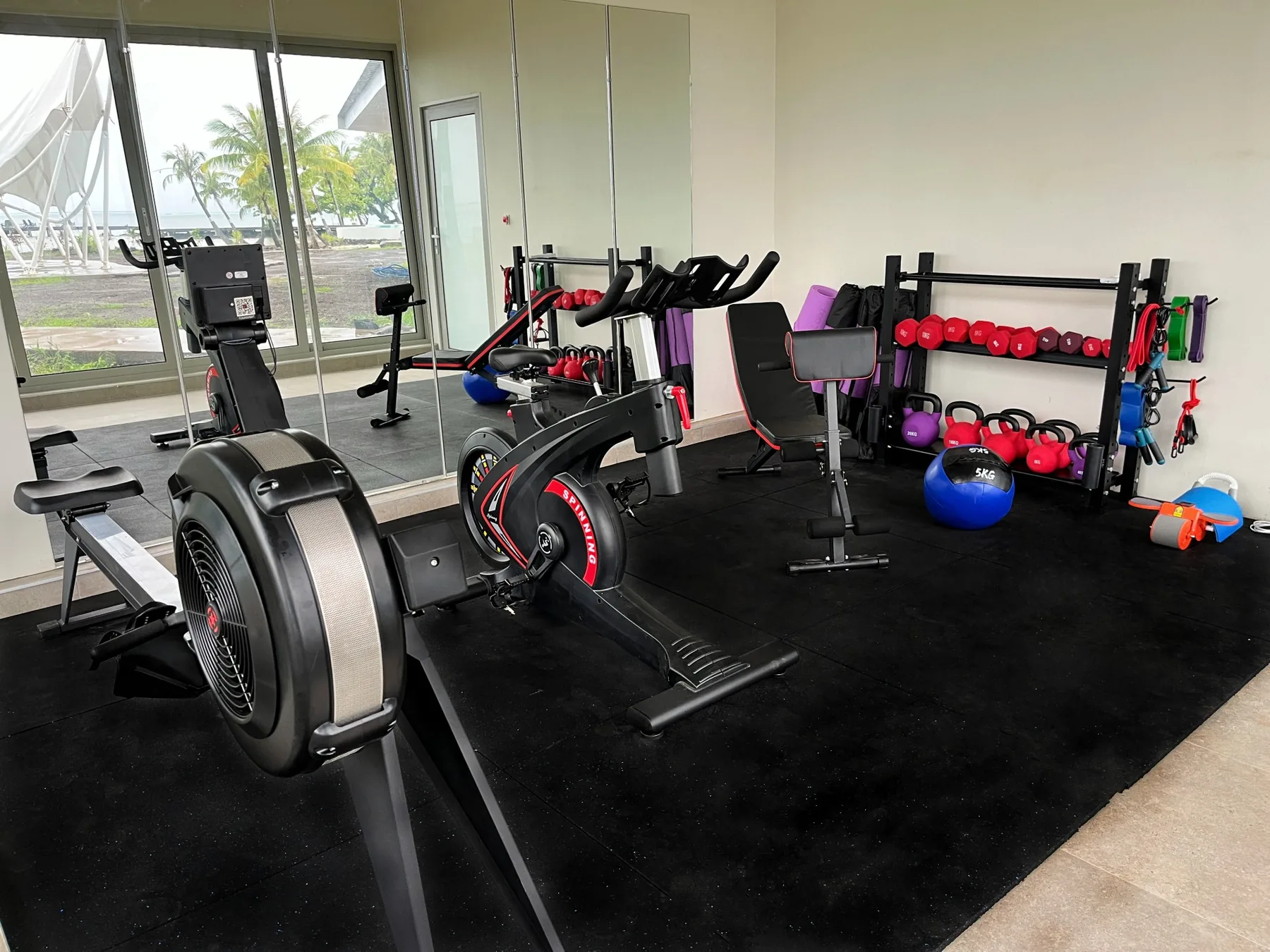Salle de sport équipée de l’hôtel Apatoa